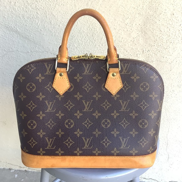 Louis Vuitton Monogram Alma PM - Picture 2 of 13